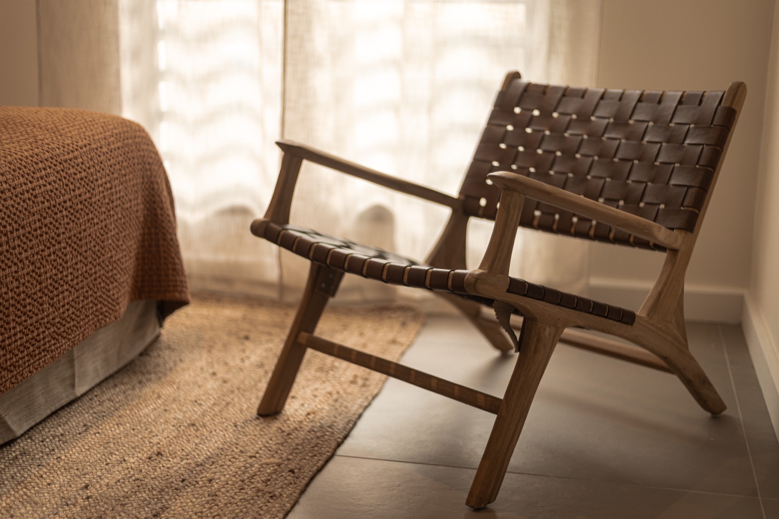 Villa Guacana — fauteuil et lumière naturelle